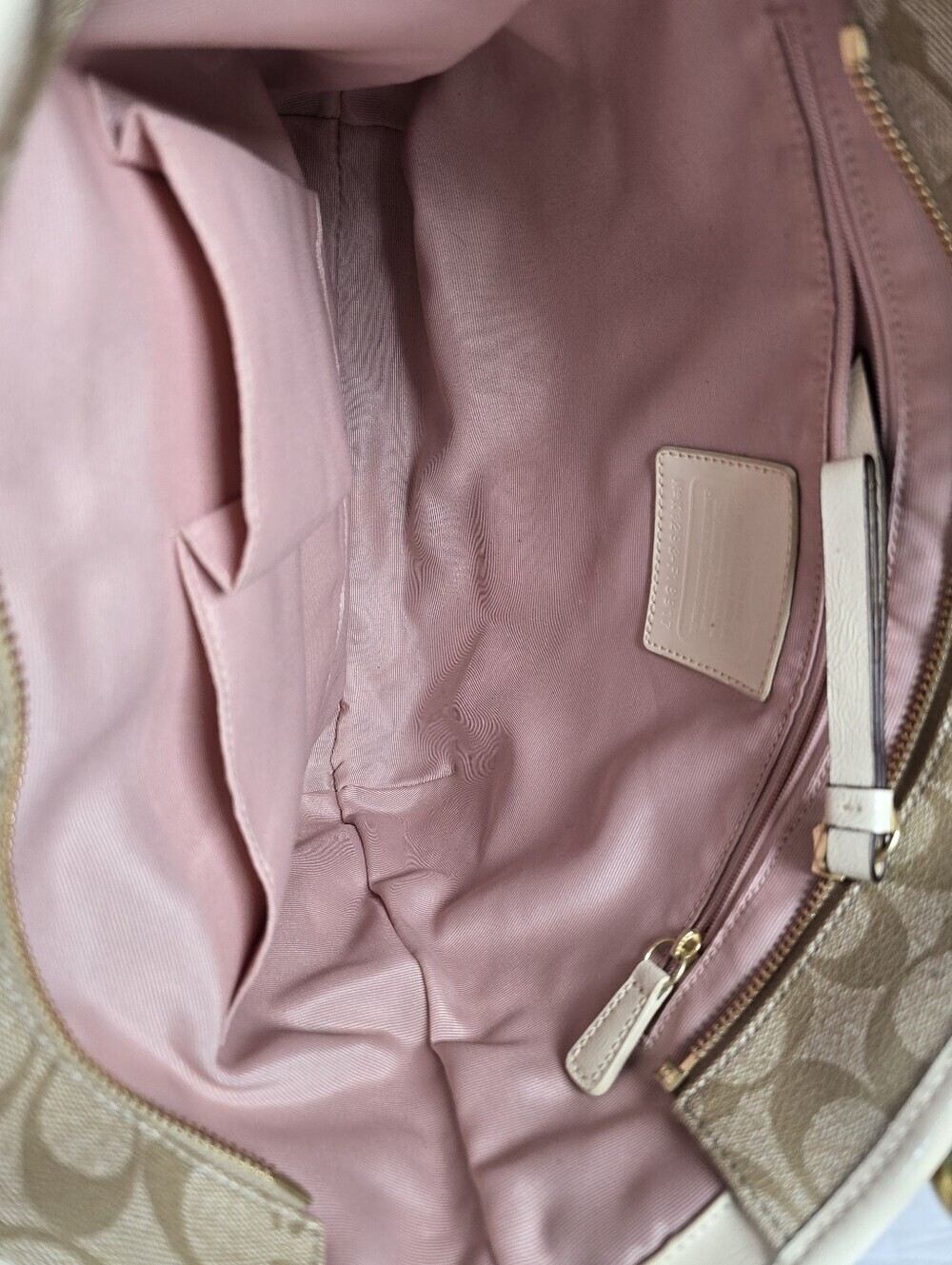 Coach Peyton Tote Bag Khaki And Tan Signature Canvas Exterior Gold Hardware - Picture 13 of 16